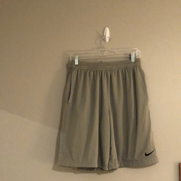 Men’s Nike shorts - Picture 1 of 2